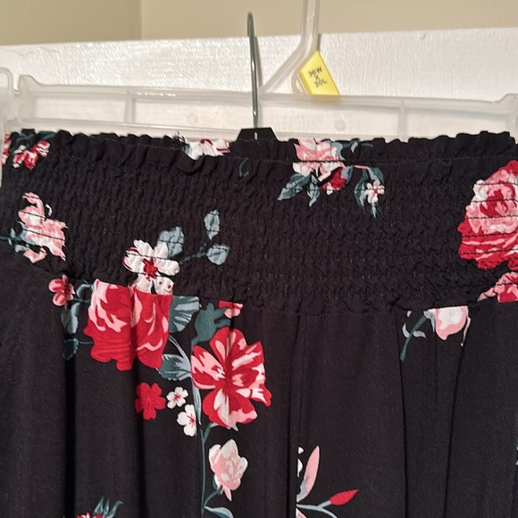 Ladies pants - Picture 2 of 3